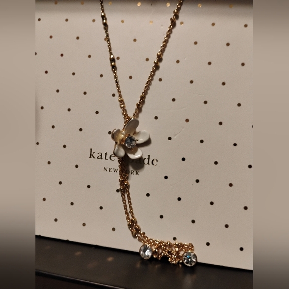 Kate Spade-Pretty Petals Pendant Double Necklace (White/Blue 🤍💙) - Picture 5 of 8